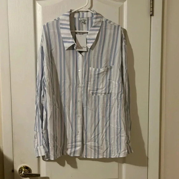 Women’s love fire, white and blue, long sleeve button-down top size 2X NWT - Picture 1 of 3